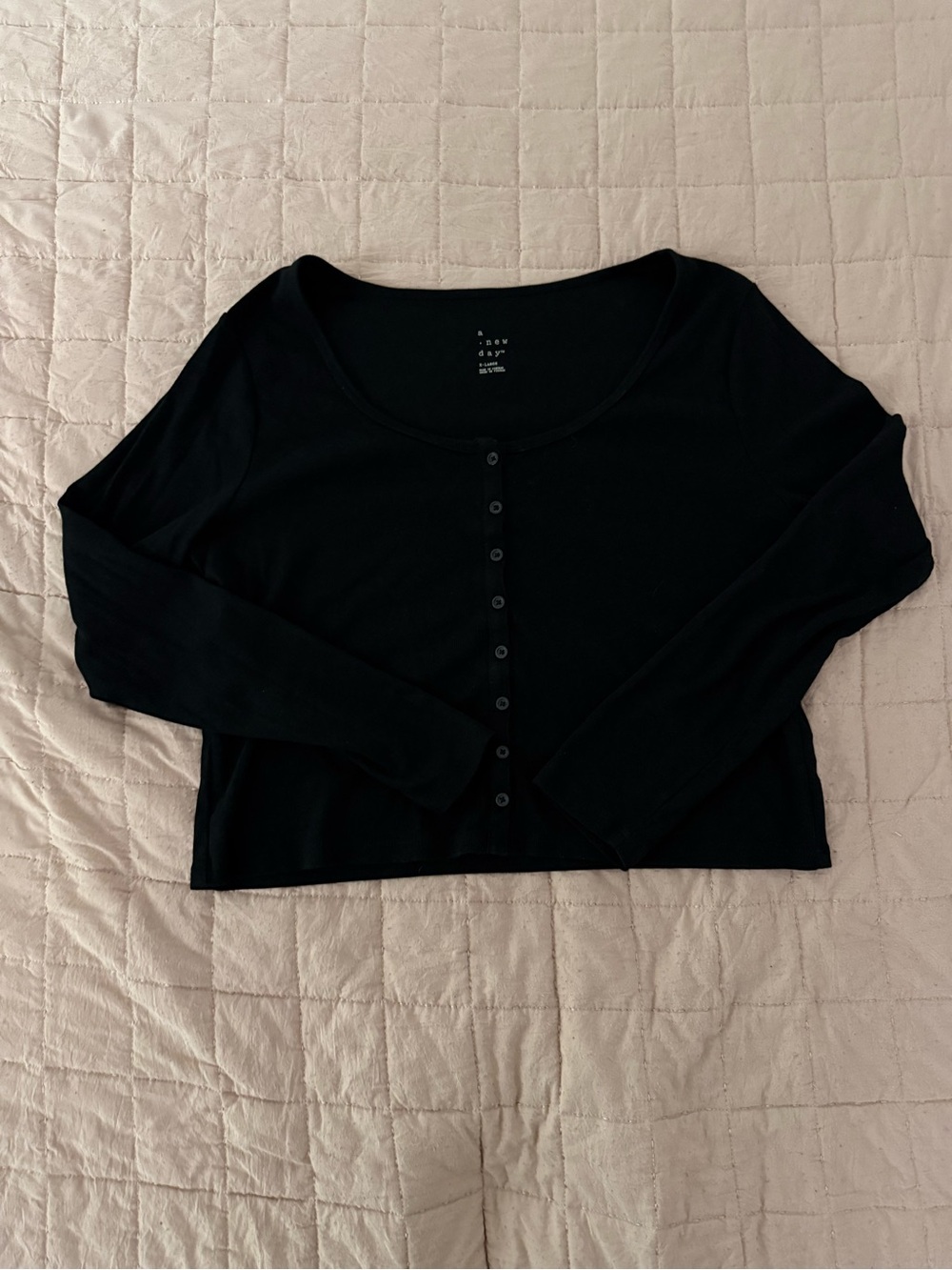 a new day Black Button-Front Long Sleeve Crop Top